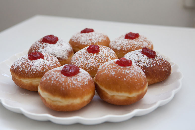 Jelly Filled Powdered Donuts (Hanukkah Sufganiyot)